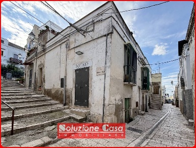 Foto Locale commerciale in via Sabina, Canosa di Puglia Centro di 70 m²