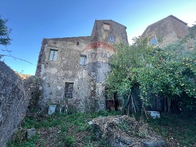 Foto Casa indipendente in Vico Matrice, Linguaglossa di 390 m² in vendita