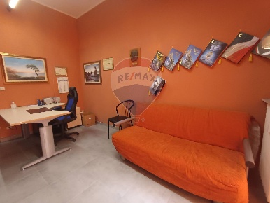 Foto Ufficio in Via Carlo Cattaneo, Legnano di 107 m² con 3 locali