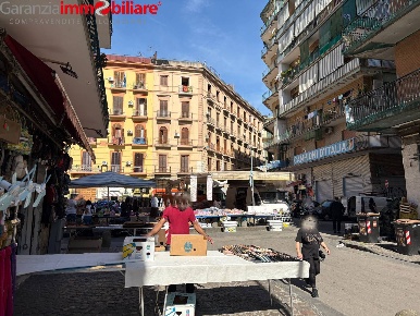 Foto Locale commerciale in Via Giuseppe Zurlo, Napoli San Carlo All'Arena