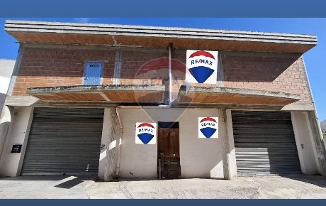 Foto Appartamento in via Luigi Marsano, Vittoria Centro di 800 m²