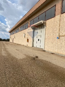 Foto Capannone industriale in Circonvalazione, Tuglie di 2900 m² in vendita