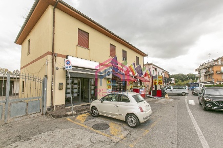 Foto Negozio in Via Niso, Ardea Ardea Paese di 50 m² con 2 locali