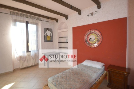 Foto Appartamento in Via dei Mille, Pavia di 160 m² con 4 locali in vendita