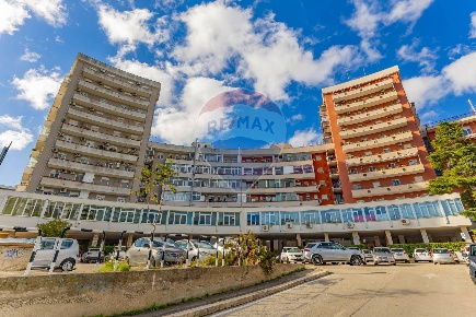 Foto Ufficio in Via Vitantonio Di Cagno, Bari Poggiofranco di 75 m²