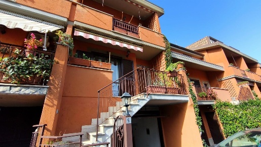 Foto Villa a schiera in Via Francesco De Sanctis, Fonte Nuova Tor Lupara