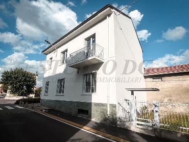 Foto Appartamento in via Molino Arese, Cesano Maderno di 120 m² in vendita