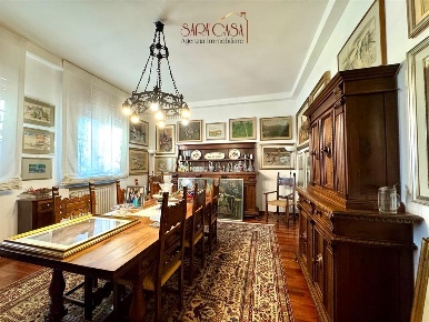 Foto Case semi ndipendenti a Massa Lombarda di 279 m² con 5 locali