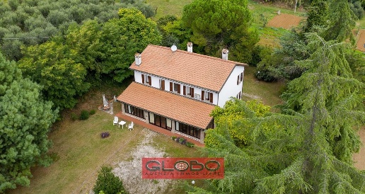 Foto Casa indipendente a Cesena Ponte Abbadesse di 285 m² con 7 locali