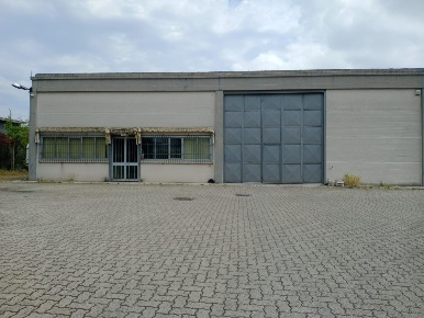 Foto Capannone industriale a Cura Carpignano Prado di 1027 m² con 1 locali