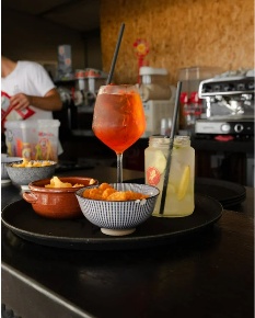 Foto Ristorante a Ciriè Centro di 200 m² con 6 locali in vendita