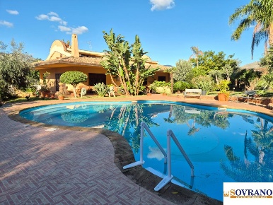 Foto Villa unifamiliare a Palermo Pallavicino - Villaggio Ruffini di 710 m²