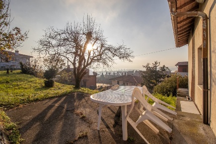 Foto Villa unifamiliare in Via Belvedere, Civate di 110 m² con 3 locali