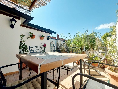 Foto Villa singola in viale 4 novembre, Faenza di 240 m² con 9 locali