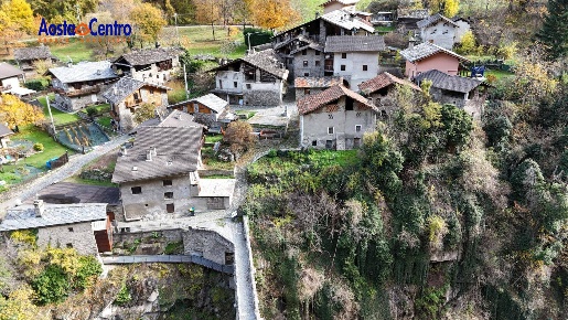 Foto Rustico in Frazione Pondel, Aymavilles di 92 m² con 2 locali