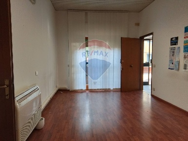 Foto Ufficio in Piazza Marconi, Sant'Agata li Battiati di 64 m² in vendita