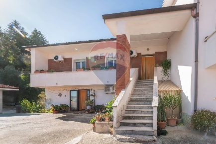 Foto Casa indipendente in Armando Cruciani, Serra San Quirico Centro