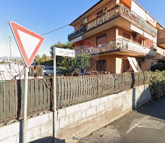 Foto Box in via fratelli cairoli, Mascalucia Centro di 19 m² con 1 locali