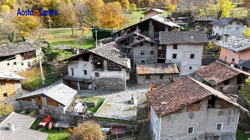 Foto Casa indipendente in Frazione Pondel, Aymavilles di 285 m² in vendita