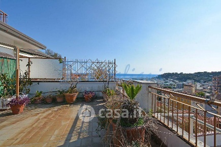 Foto Appartamento in Via Mons. F. Callandrone, Varazze Centro di 67 m²