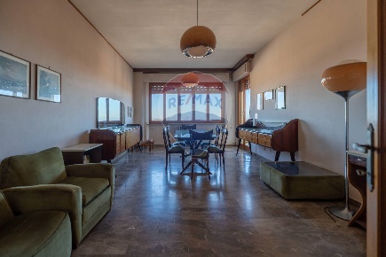 Foto Appartamento in Viale Gaspare Spontini, Cupramontana Centro di 120 m²