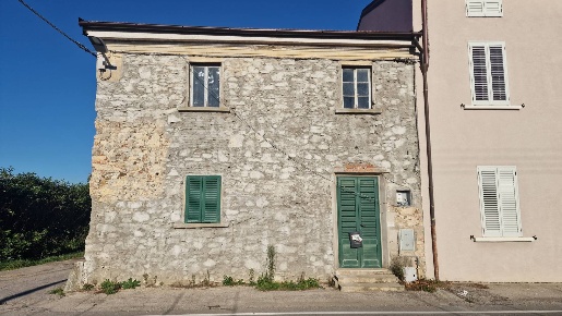Foto Casa indipendente in Via Statale, Quarrata di 200 m² con 6 locali