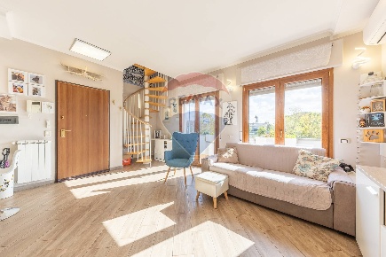 Foto Duplex in Via dei Romagnoli, Roma Acilia di 53 m² con 2 locali