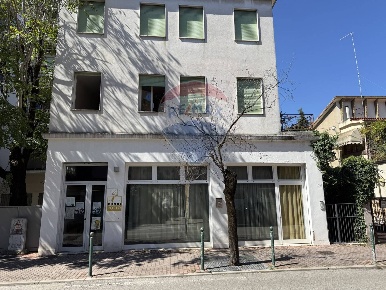 Foto Appartamento in Via Felisati, Venezia Mestre di 72 m² con 4 locali