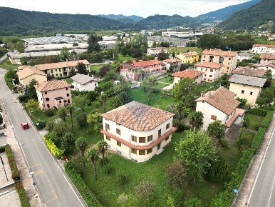 Foto Casa indipendente in Via Italia '61, Cison di Valmarino Centro