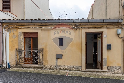 Foto Casa indipendente in Via Gulfi, Chiaramonte Gulfi Centro di 100 m²