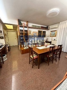 Foto Appartamento in via roma, Folignano di 143 m² con 5 locali in vendita