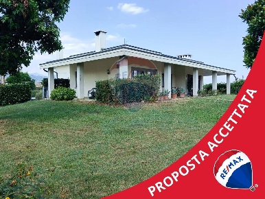 Foto Casa indipendente in Via Calmentera, Moriago della Battaglia Mosnigo