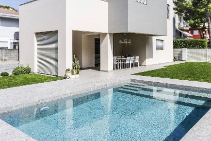 Foto Villa singola in PIAZZA MANZONI, Jesolo di 250 m² con 6 locali