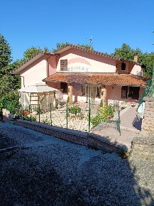 Foto Villa singola in Contrada Querce Nuove, Lioni di 600 m² con 15 locali