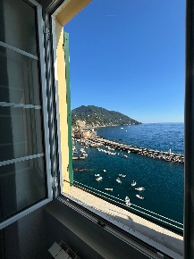 Foto Appartamento in Via J.Ruffini, Camogli Centro di 80 m² con 6 locali