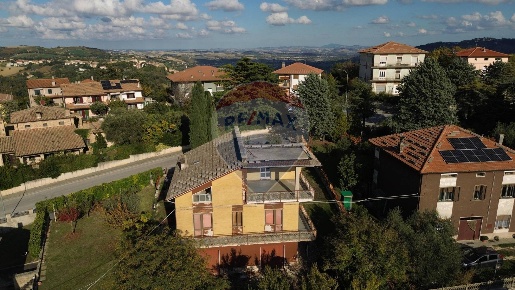 Foto Casa indipendente in Via XX Settembre, Rosora Centro di 195 m²