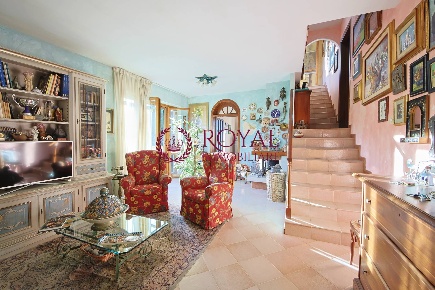 Foto Villa a schiera in Via Dei Salici, Livorno di 130 m² con 4 locali