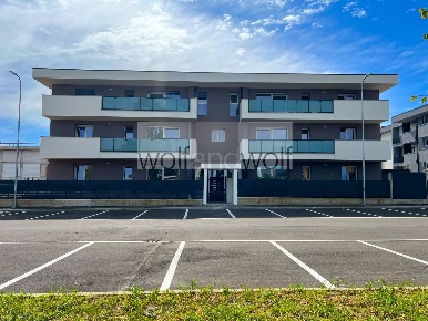 Foto Appartamento in Puccini, Lainate di 100 m² con 3 locali in vendita