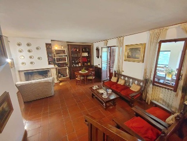 Foto Villa unifamiliare a Terni di 160 m² con 6 locali in affitto