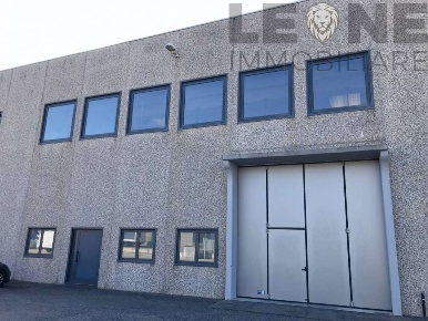 Foto Capannone industriale a Vignola di 300 m² con 1 locali in vendita