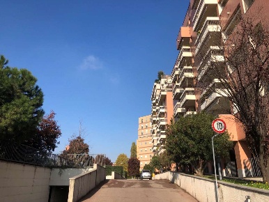 Foto Box in Via Caduti Missione di Pace 3, Milano Rubattino di 29 m²