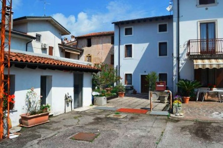 Foto Casa indipendente in Località Le Ché, Villafranca di Verona di 281 m²