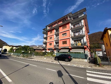 Foto Appartamento a Lavena Ponte Tresa di 80 m² con 3 locali in vendita