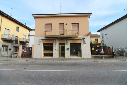 Foto Negozio in Via Bellini 1, Bergamo Longuelo di 75 m² con 1 locali
