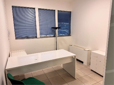 Foto Ufficio in via 1 Maggio, Imola Zona Industriale, Casola Canina di 8 m²
