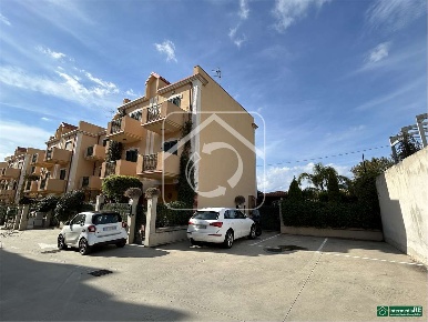 Foto Villa a schiera a Reggio di Calabria di 4 m² con 4 locali in affitto