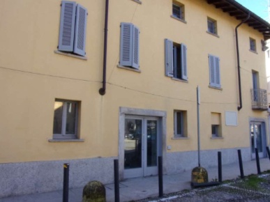 Foto Appartamento in Via Roma, Samarate Centro di 85 m² con 4 locali