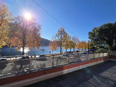 Foto Appartamento in Lungolago Gramsci, Omegna Centro di 150 m² in vendita