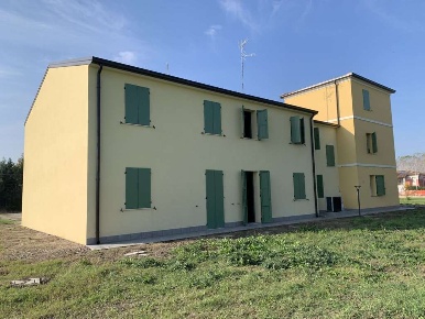 Foto Villa a schiera in Via Cavour 107, Cavezzo Centro di 168 m² in vendita