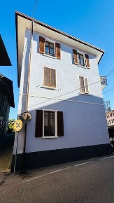 Foto Appartamento a Cadorago di 220 m² con 8 locali in vendita